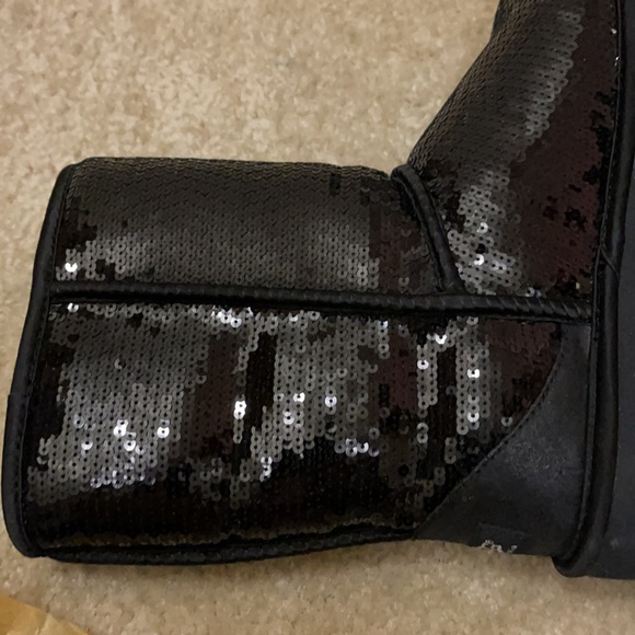 UGG Australia Classic Short Sparkles Boots Size 8 Color Black - Picture 9 of 14